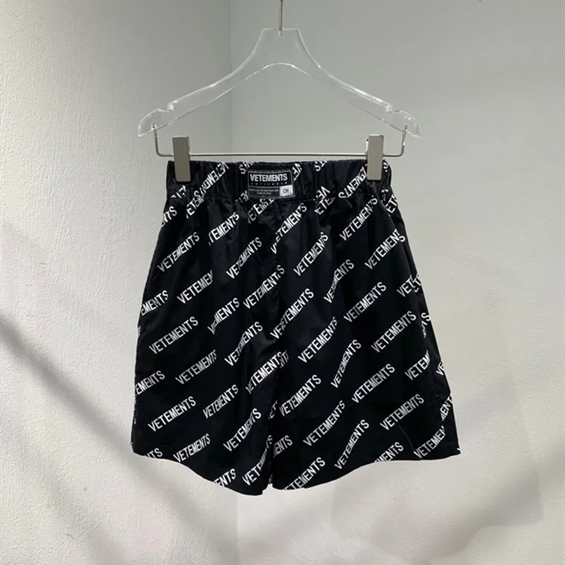 2020ss VETEMENTS Black All Over Shorts Men Women Hip-Hop VETEMENTS Shorts VTM Breechcloth 
2020ss VETEMENTS Black All Over Shorts Men Women Hip-Hop VETEMENTS Shorts VTM Breechcloth
