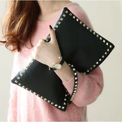 Rivet envelope bag fashion star style Ladies clutch purses Women's handbag Clutches evening bags Black and red bolsa feminina
Rivet envelope bag fashion star style Ladies clutch purses Women's handbag Clutches evening bags Black and red bolsa feminina
