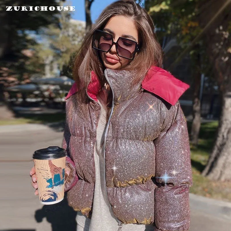 ZURICHOUSE Fashion Shinny Reflective Puffer Jackets Women Stand Collar Hooded Parkas Streetwear Warm Cotton-Padded Winter Coat
ZURICHOUSE Fashion Shinny Reflective Puffer Jackets Women Stand Collar Hooded Parkas Streetwear Warm Cotton-Padded Winter Coat