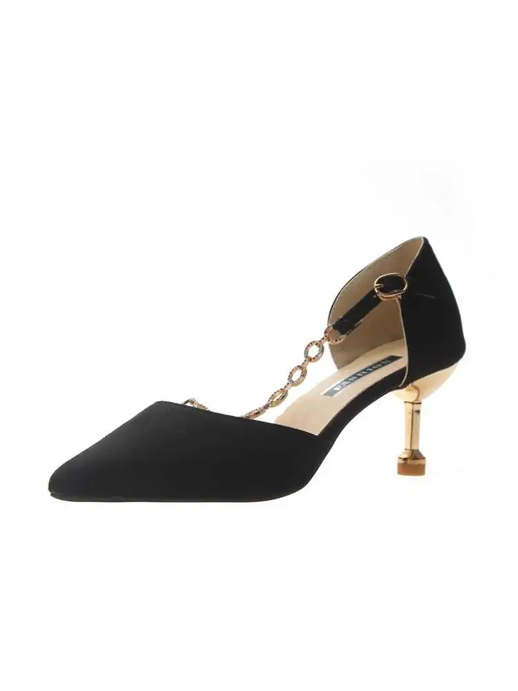 2021 spring and autumn new female Korean fashion trend stiletto rhinestone pointed high heels shoes.
2021 spring and autumn new female Korean fashion trend stiletto rhinestone pointed high heels shoes.