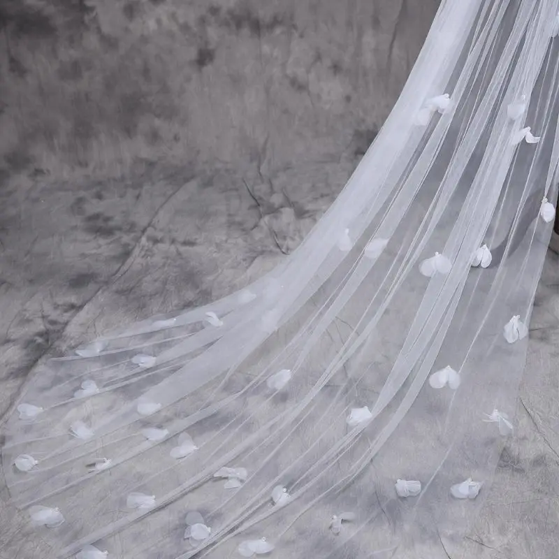 2021 New Tulle Wedding Dress Veils Fluffy White Flowers Petal Multi Layer Super Long Bridal Hair Veil Bride Fairy Marriage
2021 New Tulle Wedding Dress Veils Fluffy White Flowers Petal Multi Layer Super Long Bridal Hair Veil Bride Fairy Marriage