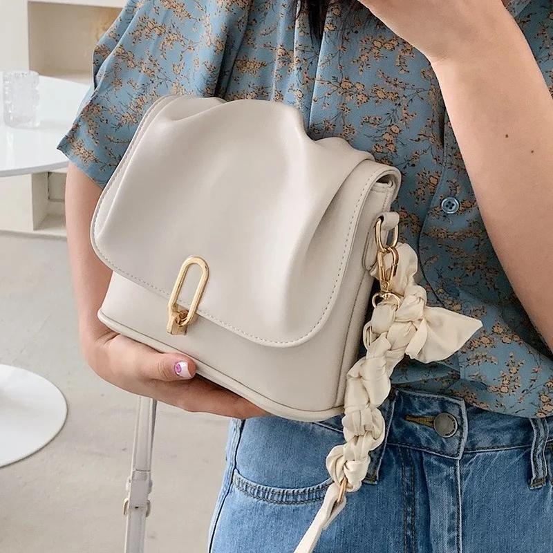 European and American High-quality Designer One-shoulder Large-capacity Messenger Handbags 2021 New Ladies Bucket Bag Handbag
European and American High-quality Designer One-shoulder Large-capacity Messenger Handbags 2021 New Ladies Bucket Bag Handbag