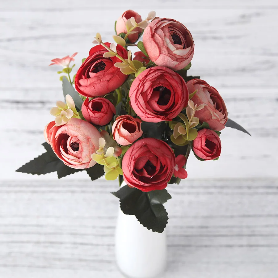 European Vintage Artificial Silk Tea Rose Flowers 6 head 4 Small bud Bouquet Wedding Home Retro Fake Flower Party DIY Decoration 
European Vintage Artificial Silk Tea Rose Flowers 6 head 4 Small bud Bouquet Wedding Home Retro Fake Flower Party DIY Decoration