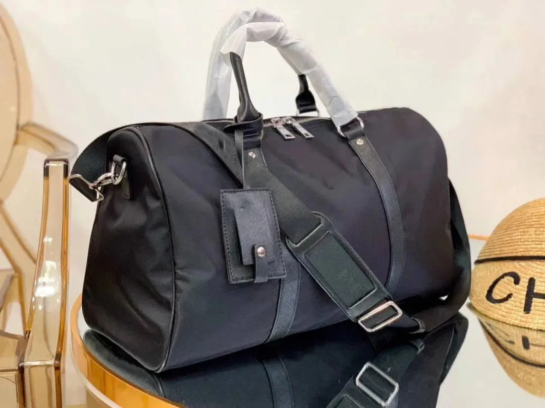 New style travel bag handbag men and women the same fashion high quality Oxford double zipper decoration 2021 new
New style travel bag handbag men and women the same fashion high quality Oxford double zipper decoration 2021 new