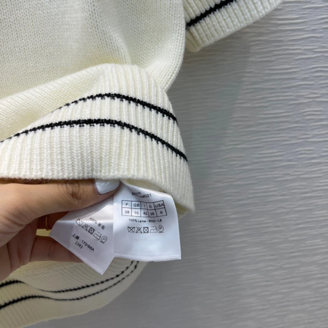 Sweaters&Jumpers 
Sweaters&Jumpers