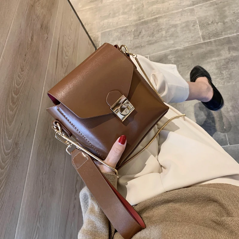 Korean Women Handbags Small Mobile Phone Bag 2021 New Casual Wild Lady Shoulder Chains Packages Fashion Girl Messenger Bag Black
Korean Women Handbags Small Mobile Phone Bag 2021 New Casual Wild Lady Shoulder Chains Packages Fashion Girl Messenger Bag Black