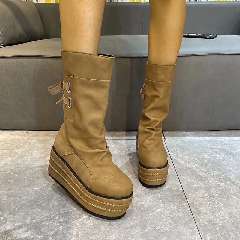 2021 New Winter Platform Women's Snow Boots Wedge Heels Warm Pluss Ladies Short Boots Lace Up Cotton Booties Waterproof Size 43
2021 New Winter Platform Women's Snow Boots Wedge Heels Warm Pluss Ladies Short Boots Lace Up Cotton Booties Waterproof Size 43