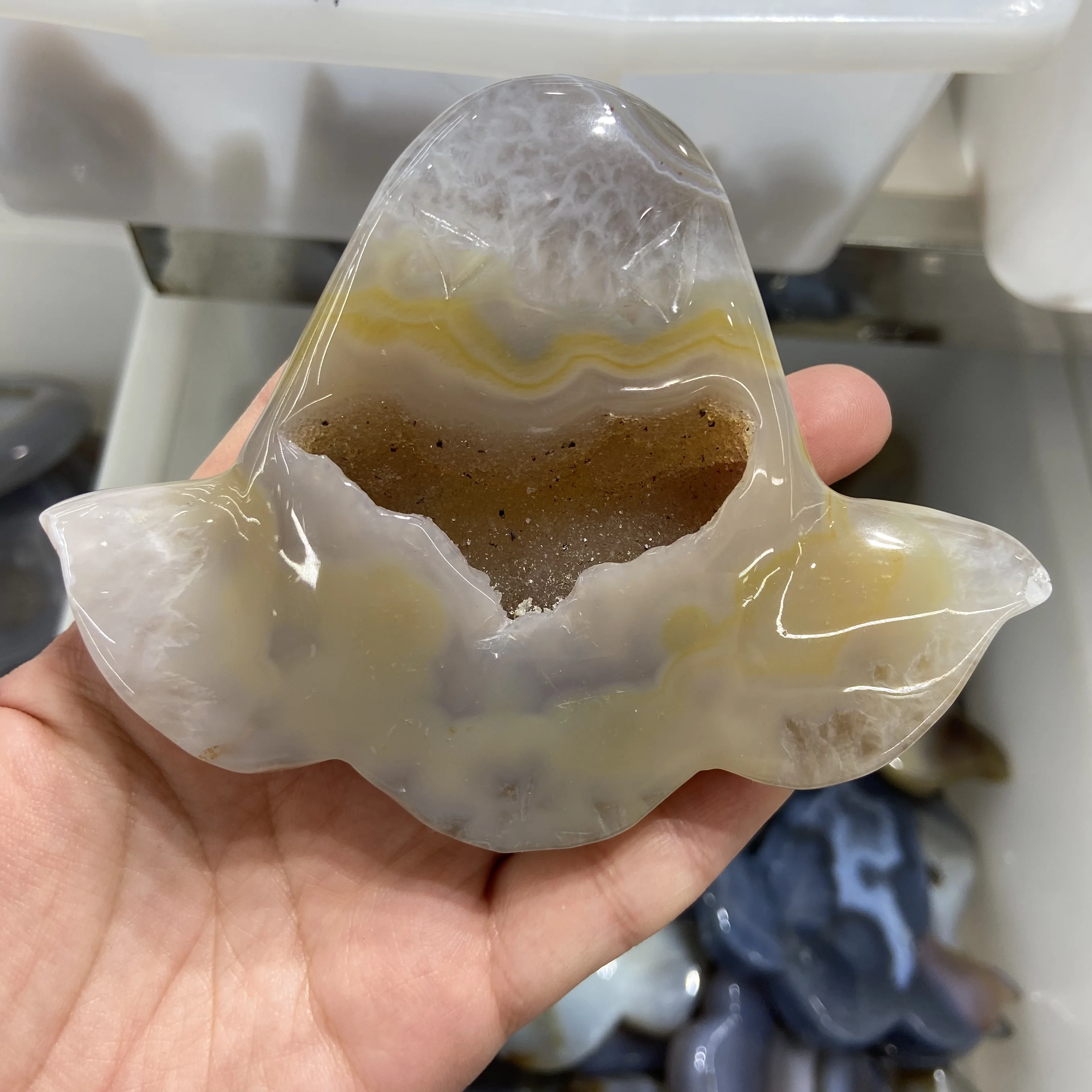 High Quality Natural Crystal Ghost Agate Geode Energy Healing For Home Decoration BB
High Quality Natural Crystal Ghost Agate Geode Energy Healing For Home Decoration BB