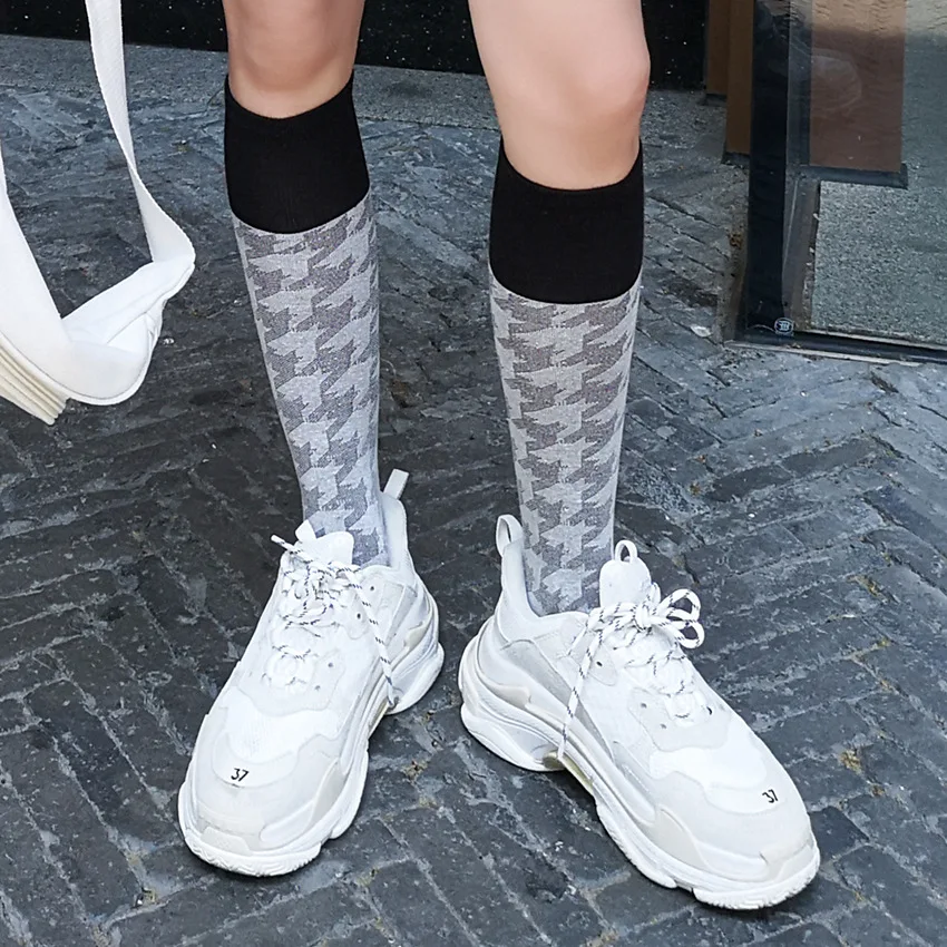 Women Cotton Middle Tube Calf Sports Socks Breathable Non-Slip Yoga Stocking for Girls Knee Socks High Socks for Fitness
Women Cotton Middle Tube Calf Sports Socks Breathable Non-Slip Yoga Stocking for Girls Knee Socks High Socks for Fitness