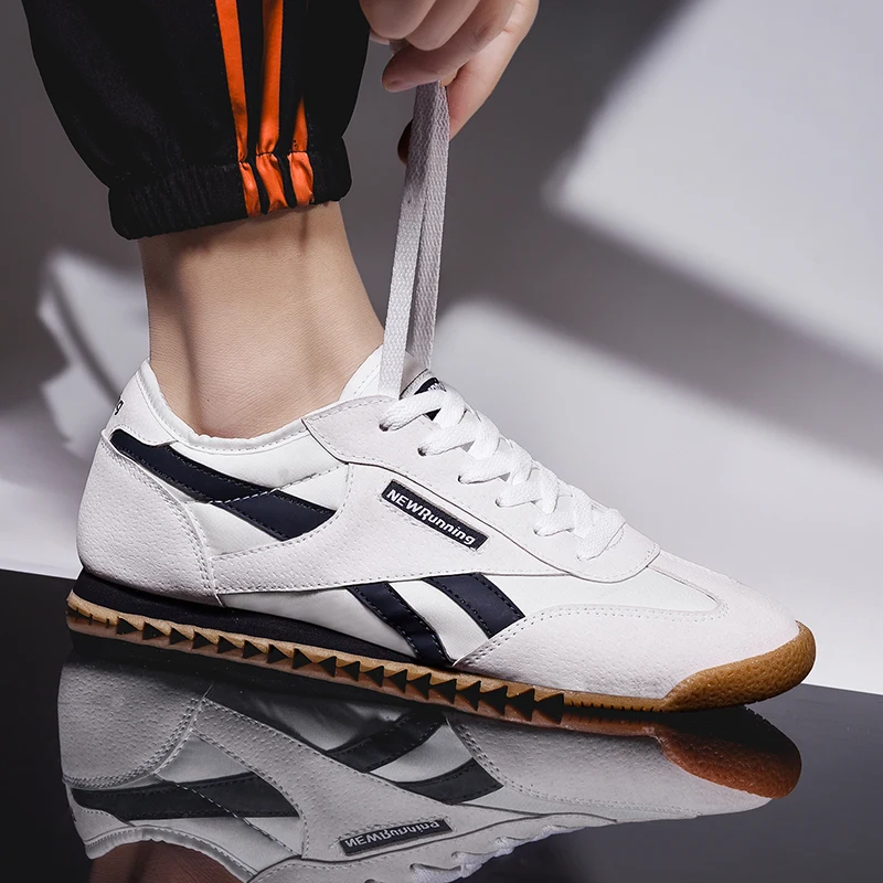 New Running Shoes Men Outdoor Sport Trainers Breathable Retro Sneakers Light Nonslip Gneuine Leather Casual Shoes Athletic Shoes
New Running Shoes Men Outdoor Sport Trainers Breathable Retro Sneakers Light Nonslip Gneuine Leather Casual Shoes Athletic Shoes