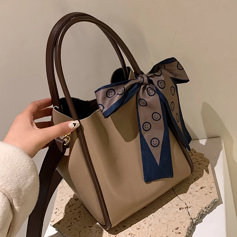 New Elegant PU Crossbody Bag For Women Luxury Designer Brand Scarves Travel Bucket Bags Ladies Hand Bag
New Elegant PU Crossbody Bag For Women Luxury Designer Brand Scarves Travel Bucket Bags Ladies Hand Bag