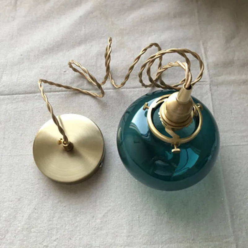 Japanese Style Retro Brass Glass Chandelier Creative Personality Bar Bedroom Bedside Chandelier Restaurant Mirror Front Lamp
Japanese Style Retro Brass Glass Chandelier Creative Personality Bar Bedroom Bedside Chandelier Restaurant Mirror Front Lamp