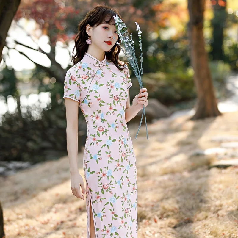 Summer Satin Pink Bridal Prom Dresses Gown Sexy Mid Length Flower Qipao Female Celebrity Banquet Cheongsams Large Size Vestidos
Summer Satin Pink Bridal Prom Dresses Gown Sexy Mid Length Flower Qipao Female Celebrity Banquet Cheongsams Large Size Vestidos
