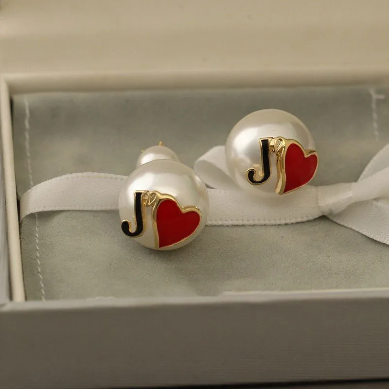 B153 Brand C alphabet earrings with gold-plated labels and zircon micro-inlaid European and American fashion punk personality
B153 Brand C alphabet earrings with gold-plated labels and zircon micro-inlaid European and American fashion punk personality