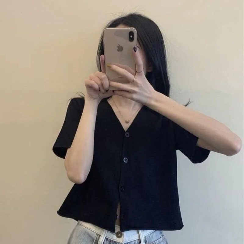 Summer Fashion T Shirt Ladies Retro V Neck Short Sleeve Top 2021 New Slim Top Ladies Short Sleeve Cardigan Ladiees T Shirt
Summer Fashion T Shirt Ladies Retro V Neck Short Sleeve Top 2021 New Slim Top Ladies Short Sleeve Cardigan Ladiees T Shirt