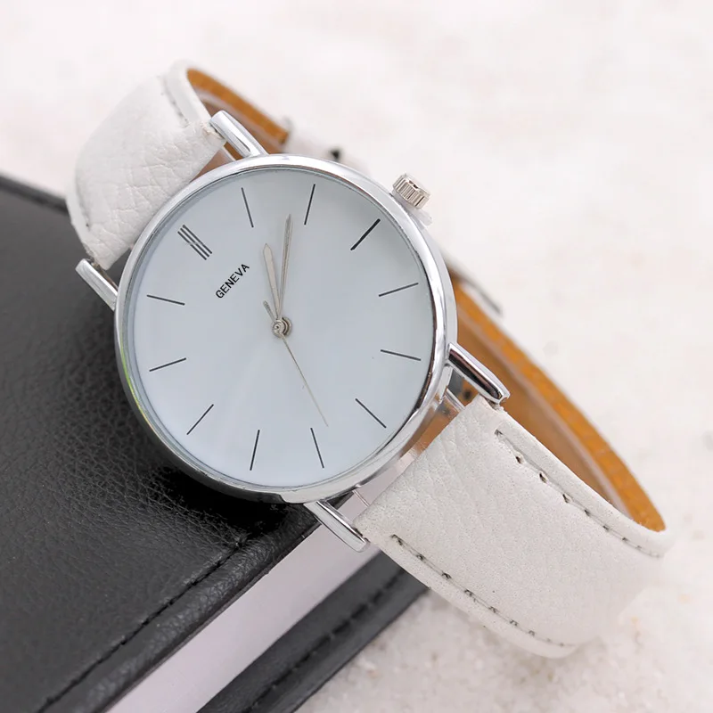 Watch ladies new fashion bracelet casual leather strap simple ladies small dial quartz clock gift for girlfriend Roloj mujer
Watch ladies new fashion bracelet casual leather strap simple ladies small dial quartz clock gift for girlfriend Roloj mujer