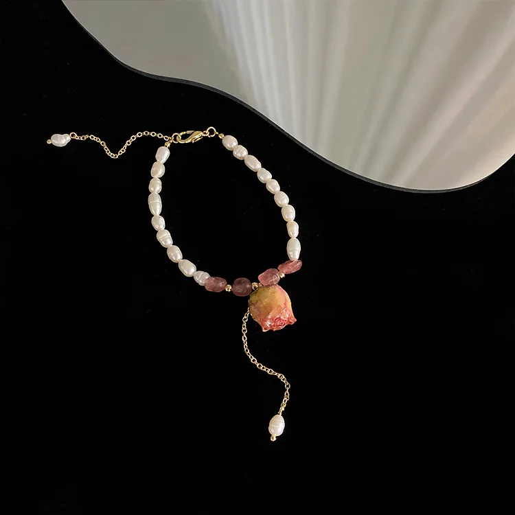 French retro freshwater pearl dried flower bracelet female Korean personality versatile temperament gentle minority bracelet
French retro freshwater pearl dried flower bracelet female Korean personality versatile temperament gentle minority bracelet