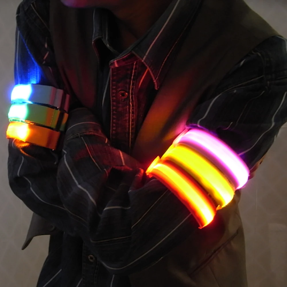 New Colorful Outdoor Running Light Sports Wristbands Adjustable USB LED Glowing Bracelets For Runners Joggers Cycling Running
New Colorful Outdoor Running Light Sports Wristbands Adjustable USB LED Glowing Bracelets For Runners Joggers Cycling Running