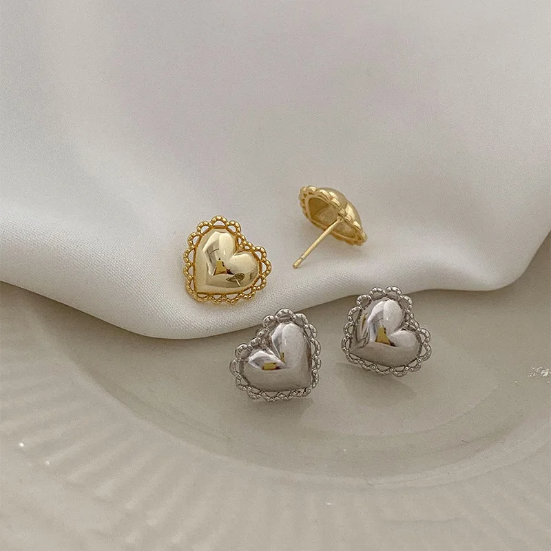 imple Retro Lace Love Heart Stud Earrings for Women Silver Color Small Earrings Fashion Jewelry Cute Gift New
imple Retro Lace Love Heart Stud Earrings for Women Silver Color Small Earrings Fashion Jewelry Cute Gift New
