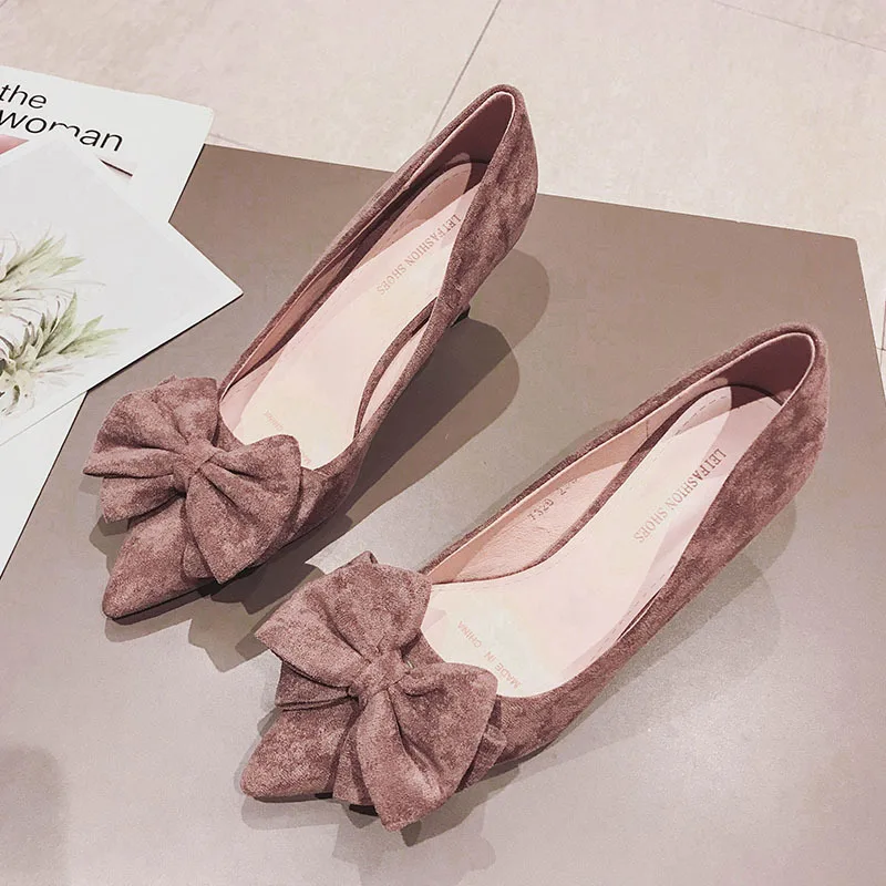 2020 Spring Autumn Med Square Heel Pointed Toe Pumps Shoes Women Slip On Big Bowknot Shallow Mouth Heels Shoes OL Shoes
2020 Spring Autumn Med Square Heel Pointed Toe Pumps Shoes Women Slip On Big Bowknot Shallow Mouth Heels Shoes OL Shoes