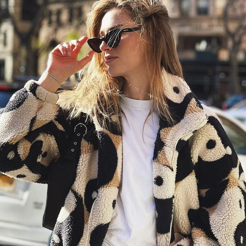 Корейская зимняя новая мода Пальто Harajuku с принтом свободная кожаная куртка с длинным рукавом винтажная фланелевая сохраняющая тепло хлопк...
Корейская зимняя новая мода Пальто Harajuku с принтом свободная кожаная куртка с длинным рукавом винтажная фланелевая сохраняющая тепло хлопк...