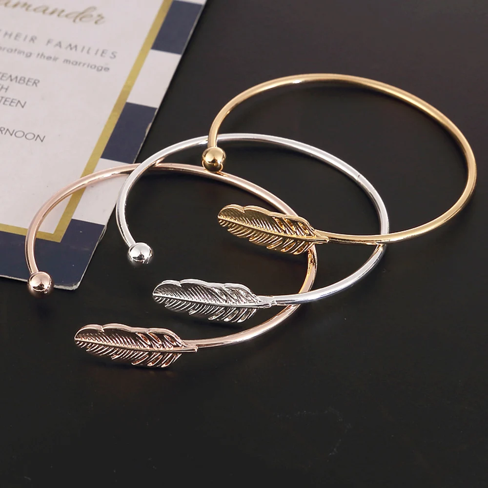 Hot Alloy Feather Opening Bracelet Women Fashion Temperament Bracelet Sweet Feather Bracelet High Quality Gift
Hot Alloy Feather Opening Bracelet Women Fashion Temperament Bracelet Sweet Feather Bracelet High Quality Gift