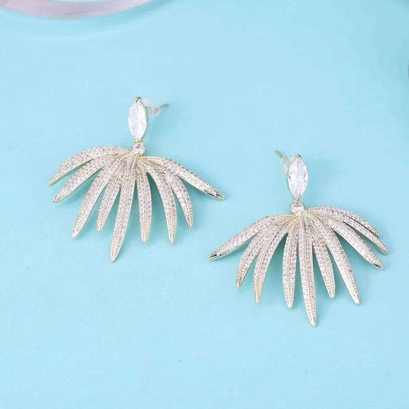 Be 8 Beautiful Feather Earrings Luxury AAA Cubic Zirconia Women Drop Earrings Wedding Party Jewelry Bijoux Femme E875
Be 8 Beautiful Feather Earrings Luxury AAA Cubic Zirconia Women Drop Earrings Wedding Party Jewelry Bijoux Femme E875