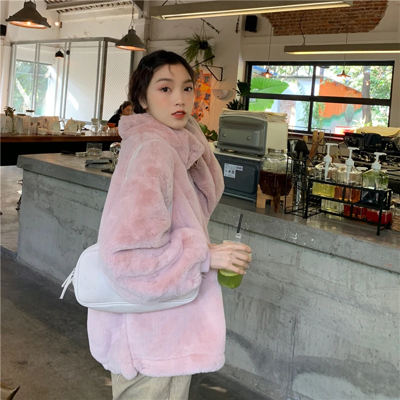 Ladies Autumn And Winter Korean Loose Plush Jacket Pullover Tops Solid Color Casual Long Sleeve
Ladies Autumn And Winter Korean Loose Plush Jacket Pullover Tops Solid Color Casual Long Sleeve