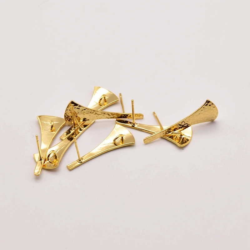 2 pair/Lot 28mm*11mm 18K Brass Gold Plated Scalloped Stud Earrings Golden Earrings Base Linker Diy Making Accessories JA0102
2 pair/Lot 28mm*11mm 18K Brass Gold Plated Scalloped Stud Earrings Golden Earrings Base Linker Diy Making Accessories JA0102