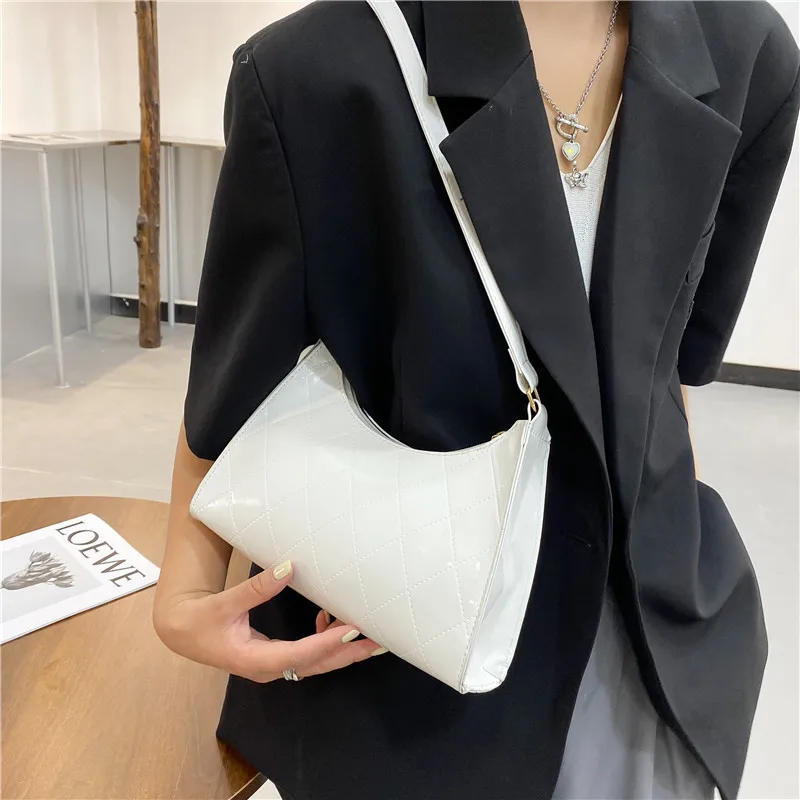 Bag female 2021 simple messenger bag portable diamond bag cute side bag diamond clutch women handbags
Bag female 2021 simple messenger bag portable diamond bag cute side bag diamond clutch women handbags