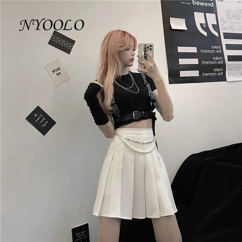 NYOOLO Preppy Style High Waist Chain Solid Color A-Line Mini Pleated Skirt Women 2021 Summer Harajuku Sweet Girl School Uniform
NYOOLO Preppy Style High Waist Chain Solid Color A-Line Mini Pleated Skirt Women 2021 Summer Harajuku Sweet Girl School Uniform