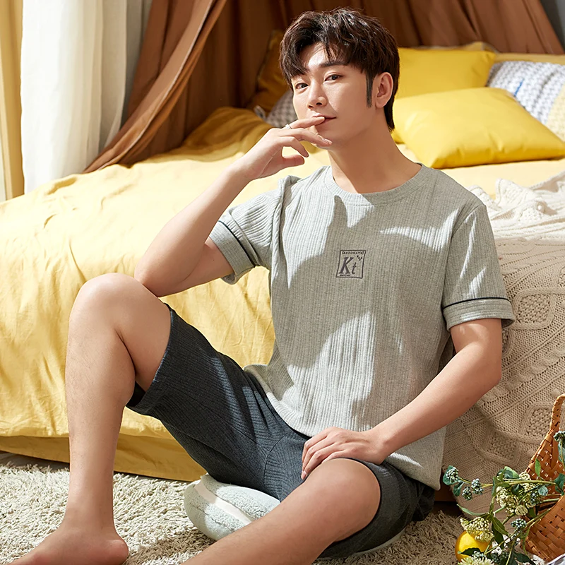 Летний хлопковый пижамный комплект для мужчин, Повседневная серая Домашняя одежда с коротким рукавом и круглым вырезом, свободные шорты с э...
Летний хлопковый пижамный комплект для мужчин, Повседневная серая Домашняя одежда с коротким рукавом и круглым вырезом, свободные шорты с э...