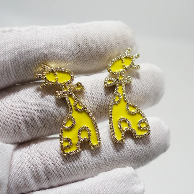Famous Design Dripping giraffe Stud Earring For Women Accessories Full Cubic Zircon Earrings pendientes mujer moda
Famous Design Dripping giraffe Stud Earring For Women Accessories Full Cubic Zircon Earrings pendientes mujer moda