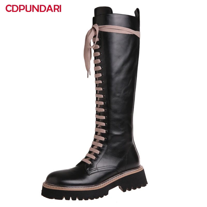 Женские высокие сапоги до колена из натуральной кожи, на среднем каблуке
Женские высокие сапоги до колена из натуральной кожи, на среднем каблуке