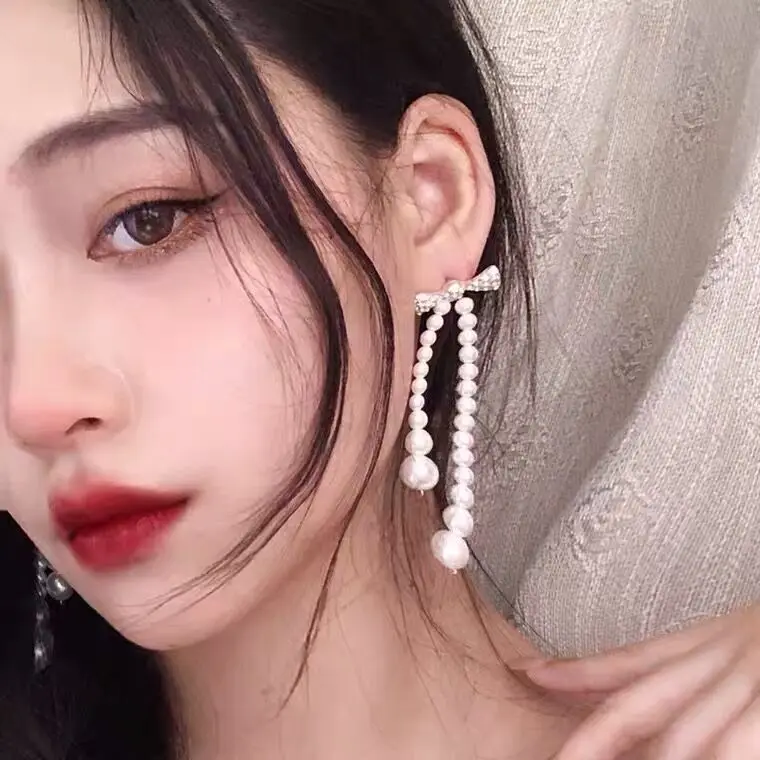 12pcs/lot Bowknot Pearl Tassel Earrings New Temperament Long High-end Drop Earrings for Women Jewelry
12pcs/lot Bowknot Pearl Tassel Earrings New Temperament Long High-end Drop Earrings for Women Jewelry