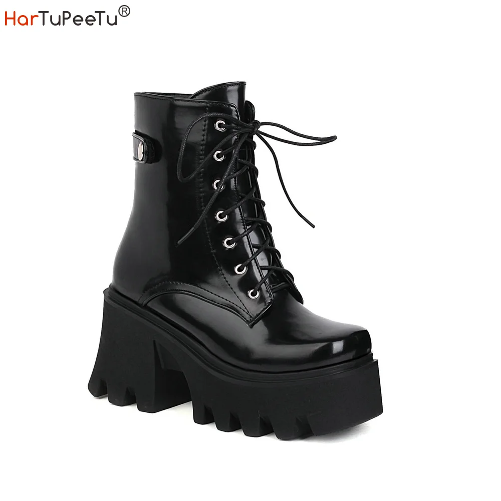 Women Platform Martin Boots with Chunky Heel Autumn Winter 2021 Shoes PU Leather Punk Style Black Ankle Booties
Women Platform Martin Boots with Chunky Heel Autumn Winter 2021 Shoes PU Leather Punk Style Black Ankle Booties