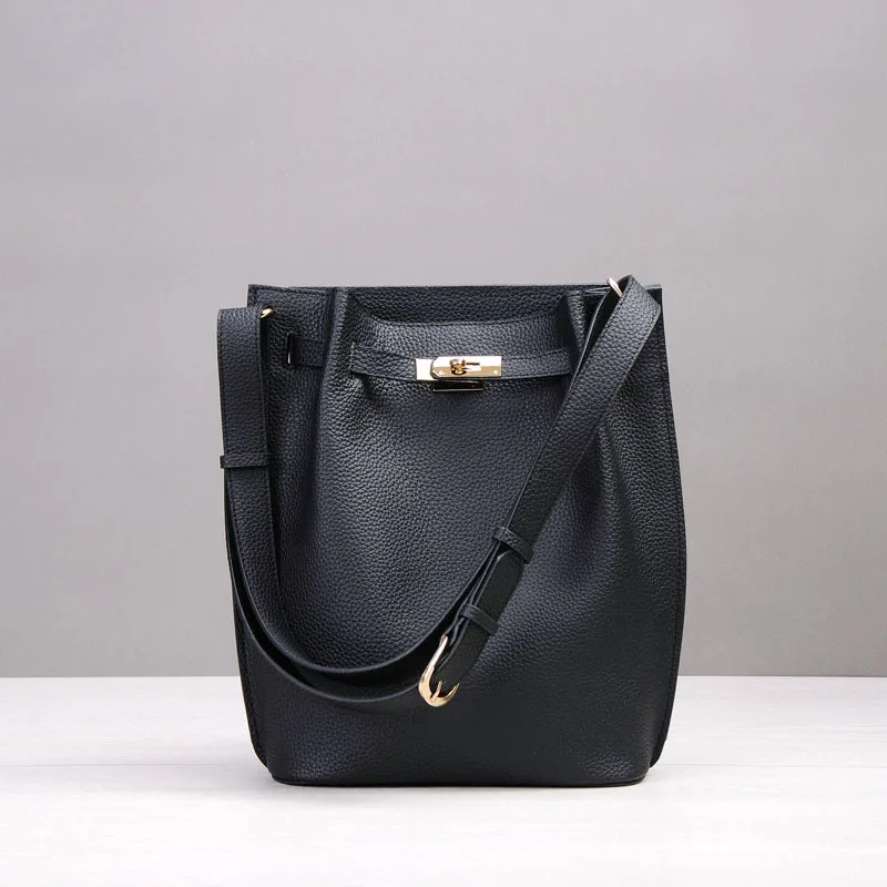 High Capacity Women Genuine Leather Handbags High Quality Lock Shoulder Bags Fashion Casual Brand Crossbody Bag
High Capacity Women Genuine Leather Handbags High Quality Lock Shoulder Bags Fashion Casual Brand Crossbody Bag