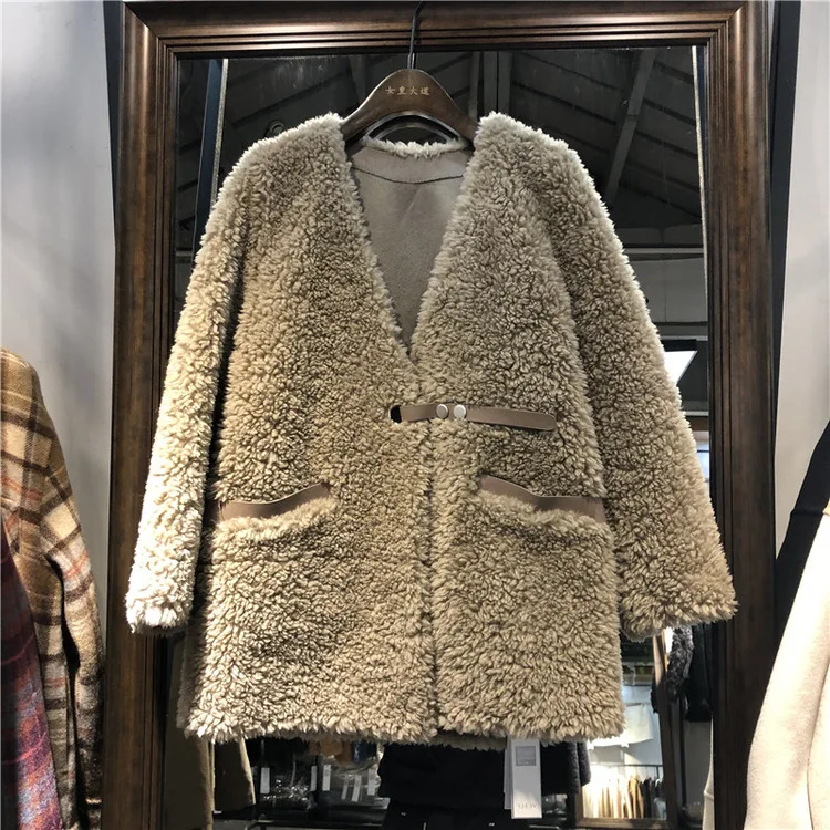 INS Hot Sale lamb skin leather jacket V-neck Drop Shoulder women jacket fashion fur lamb coat
INS Hot Sale lamb skin leather jacket V-neck Drop Shoulder women jacket fashion fur lamb coat