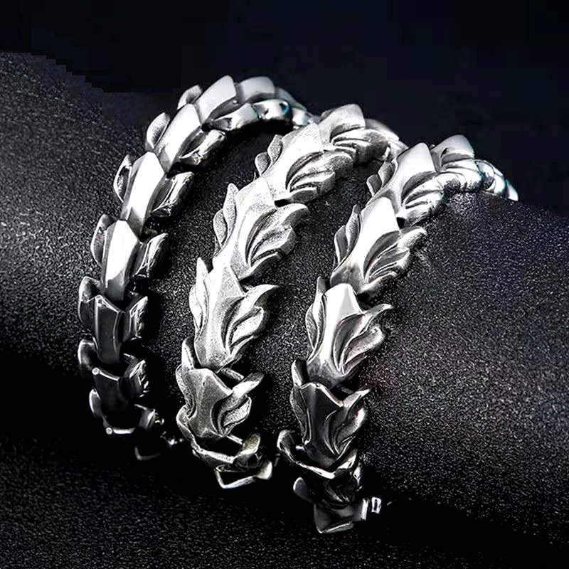 Vintage Dragon Chain Bracelet Punk Rock HipHop Silver Color Stainless Steel Dainty Charms Men Biker Bracelets Bangle Jewelry
Vintage Dragon Chain Bracelet Punk Rock HipHop Silver Color Stainless Steel Dainty Charms Men Biker Bracelets Bangle Jewelry