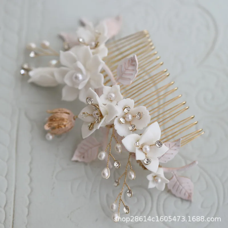 Новинка 2021, заколки для волос с розовыми и белыми цветами, гребни с жемчугом, свадебные аксессуары для волос на выпускной, свадебные украшен... 
Новинка 2021, заколки для волос с розовыми и белыми цветами, гребни с жемчугом, свадебные аксессуары для волос на выпускной, свадебные украшен...