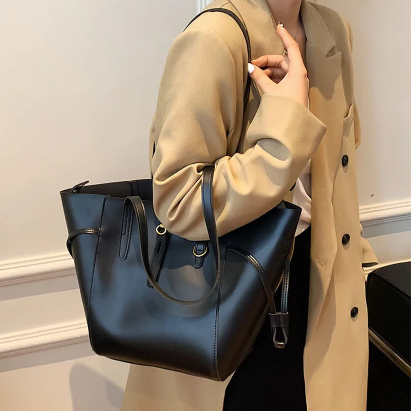 Сумка-тоут женская, в стиле ретро, на осень, 2021 
Сумка-тоут женская, в стиле ретро, на осень, 2021