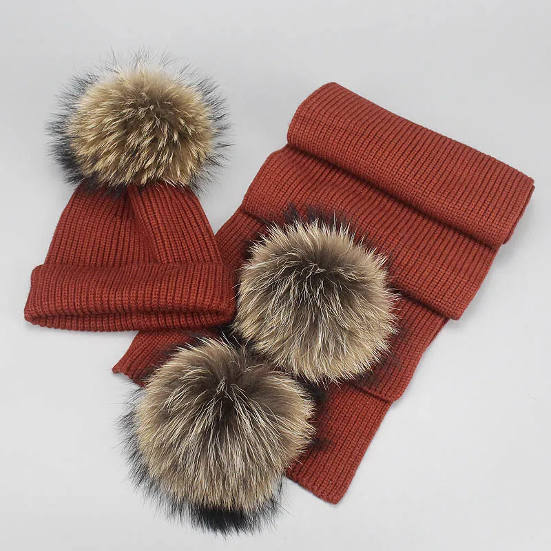 2021 Women Pom Pom Beanie Warm Knitted Fur Pompom Hat And Scarf Set Lady Real Raccoon Fur Girls Winter Hat Skullies
2021 Women Pom Pom Beanie Warm Knitted Fur Pompom Hat And Scarf Set Lady Real Raccoon Fur Girls Winter Hat Skullies