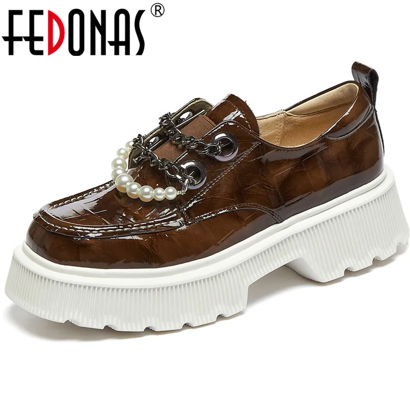 Женские туфли-лодочки на платформе FEDONAS, коричневые туфли из натуральной кожи на массивном каблуке, украшенные жемчугом, на весну 2021
Женские туфли-лодочки на платформе FEDONAS, коричневые туфли из натуральной кожи на массивном каблуке, украшенные жемчугом, на весну 2021