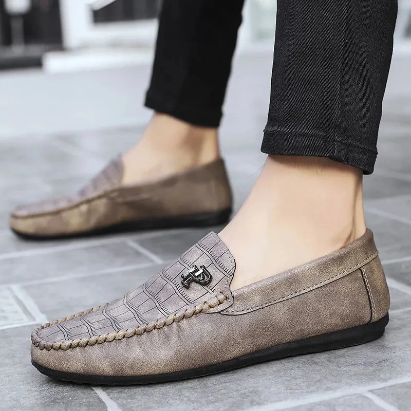 2021 Lightweight Men's Casual Leather Shoes Soft Anti-Fouling Lazy driving Shoes Spring And Summer Breathable Men's Shoes
2021 Lightweight Men's Casual Leather Shoes Soft Anti-Fouling Lazy driving Shoes Spring And Summer Breathable Men's Shoes