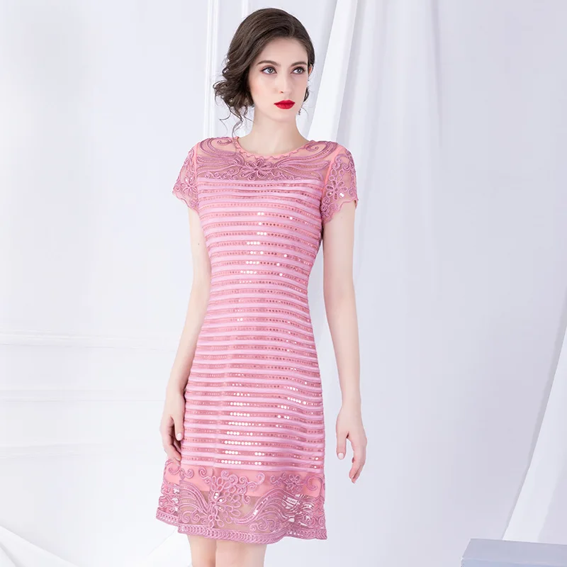 Exquisite sequined embroidered dress 2019 early autumn new short sleeve stitching A ladies dresses
Exquisite sequined embroidered dress 2019 early autumn new short sleeve stitching A ladies dresses