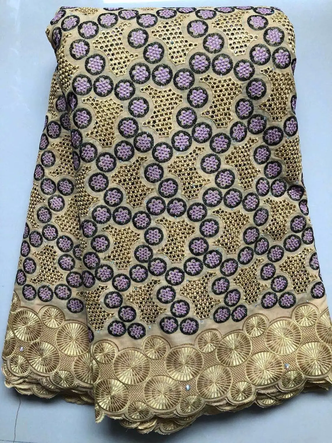 5yards cotton lace fabric in swizerland 2020 newest swiss voile lace fabric for women clothes sewing GXJN271
5yards cotton lace fabric in swizerland 2020 newest swiss voile lace fabric for women clothes sewing GXJN271
