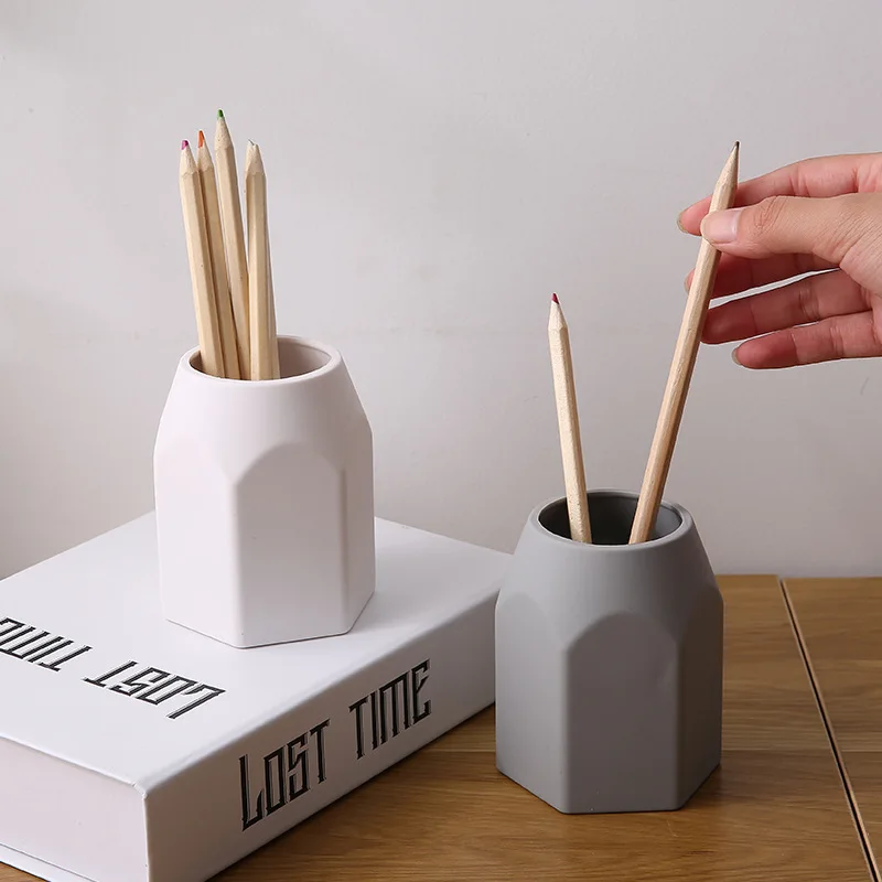 1Pc Silicone Pen Holder Geometric Pencil Stand Desktop Storage Case Box Desk Office Organizer Stationery Gifts for Students
1Pc Silicone Pen Holder Geometric Pencil Stand Desktop Storage Case Box Desk Office Organizer Stationery Gifts for Students