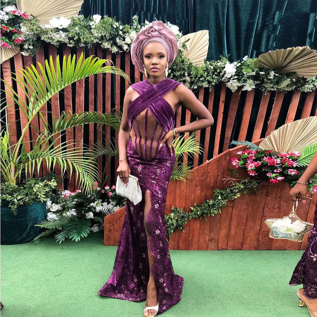 2021 Elegant Purple Velvet Long Evening Gowns Aso Ebi Prom Dresses South Africa Style Party Lace Appliques Mermaid Dress Women
2021 Elegant Purple Velvet Long Evening Gowns Aso Ebi Prom Dresses South Africa Style Party Lace Appliques Mermaid Dress Women