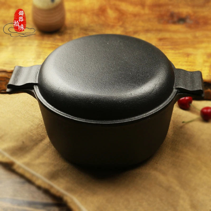 Cast iron saucepan thickened and deep-fried in a homely old fashioned cast iron pan frying saucepan baked with oubao uncoated
Cast iron saucepan thickened and deep-fried in a homely old fashioned cast iron pan frying saucepan baked with oubao uncoated