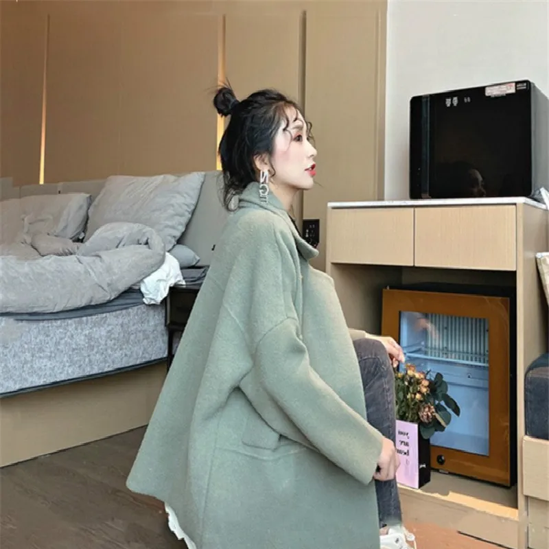 2020 New Korean Fashion Small Woolen Coat Women Loose Casual Imitation Double-sided Thickened Long-sleeved Korean Cloak Coat 
2020 New Korean Fashion Small Woolen Coat Women Loose Casual Imitation Double-sided Thickened Long-sleeved Korean Cloak Coat